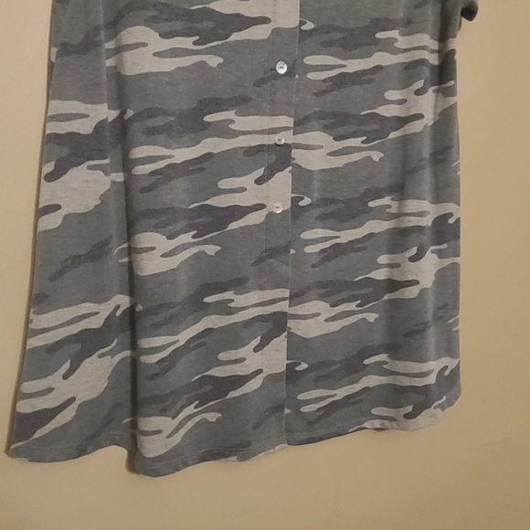 Coin 1804 Los Angeles | Women's Camo Print High Low Blouse (Size XL) - Picture 8 of 9